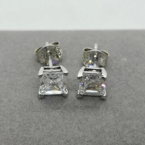 Jewelry - 925  studs